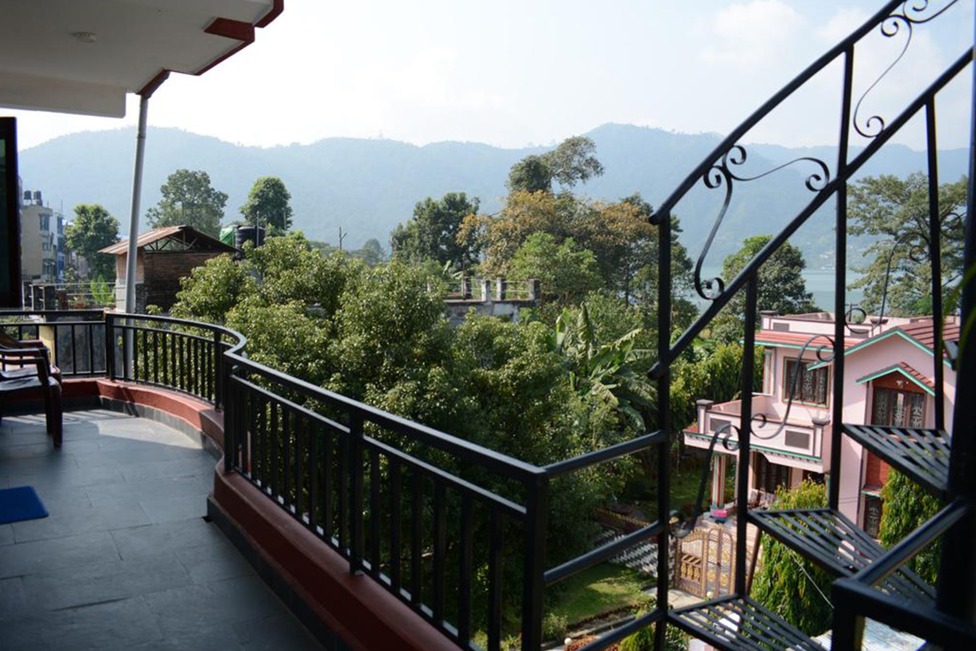 Pokhara Youth Hostel Экстерьер фото